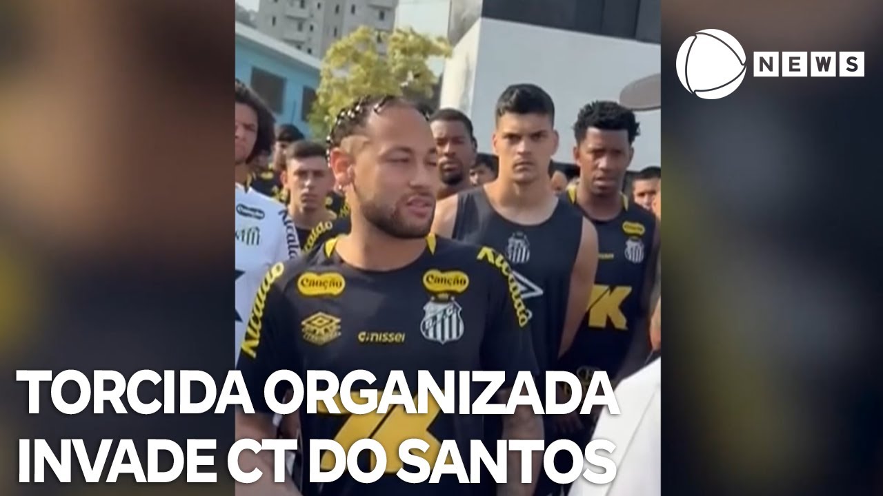 Torcida organizada invade CT do Santos