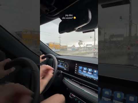 mas alguma mulher se identifica? 😂 #funny #casal #homem #mulher #carro #chuva