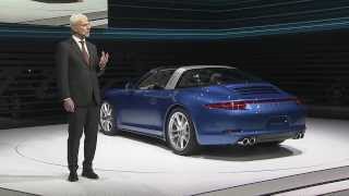 911 Targa 4: Combined fuel consumption: 9,5 – 8,7 l/100 km; CO₂ emission: 223 – 204 g/km  911 Targa 4S: Combined fuel consumption: 10.0 – 9.2 l/100 km; CO₂ emission: 237 – 214 g/km