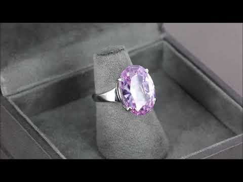 Женское кольцо из белого золота с розовым кунцитом