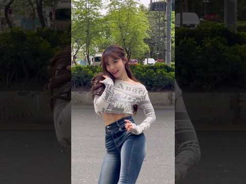 길에서 .. 💬                                      #이다혜 #dance #치어리더 #댄스 #shots