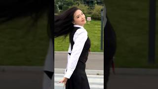 Who is she? #ello #dance #breakdance #kpop #korea #shorts #tiktok #reels