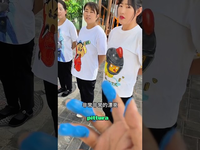 Il fratello ha dipinto un'arte stupenda sulla maglietta 🎨👕