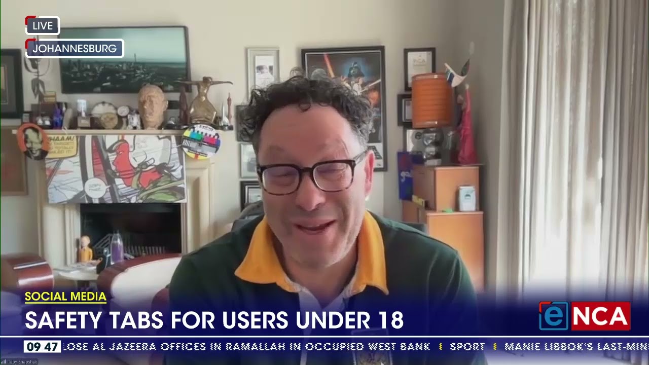 Social Media | Safety tabs for users under 18