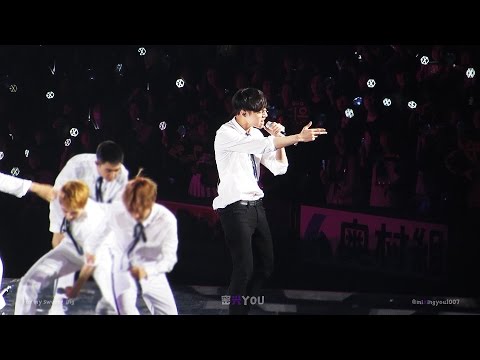 161210 OSAKA KYOCERA DOME THE EXO'rDIUM - LOVE ME RIGHT (Lay focus)