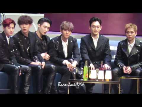 161202 MAMA 2016 exo playing offstage cute moment