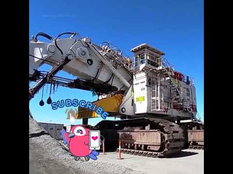 Giant hydraulic excavator, with a shovel of 85 tons and the heaviest part of nearly 100 tons