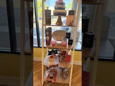 Halloween cakes 🎂 @NothingBundtCakes #halloween #cakes