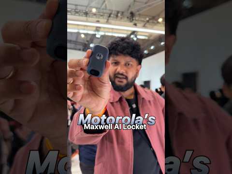 🤖 AI navigator necklace 🤯 #techplusgadgets #mwc26 #AInecklace #Motorolamaxwell