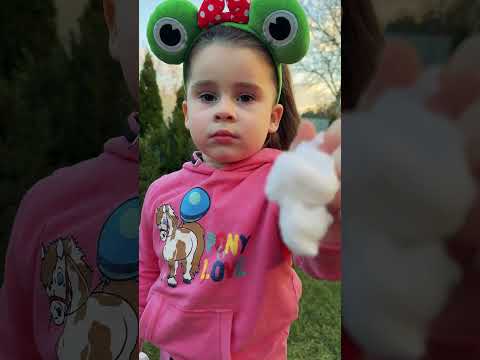 Baby takes care of his sister ❤️👶🏻👧🏻🍭😱💕🤣