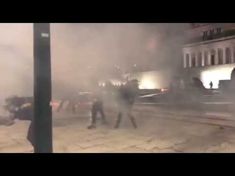 Χημικά και επεισόδια στο Σύνταγμα μετά την πορεία για το δυστύχημα στα Τέμπη | CNN Greece