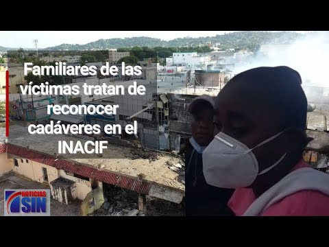 Familiares de las víctimas de siniestro en San Cristóbal tratan de reconocer cadáveres