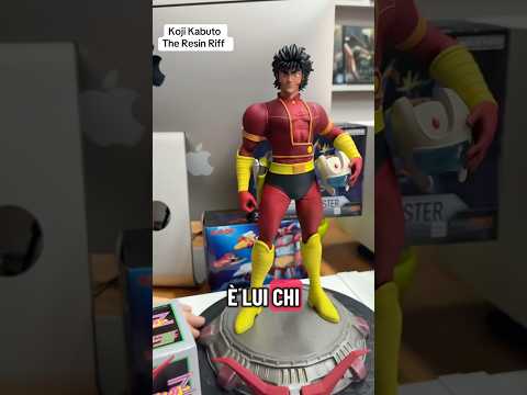 Koji Kabuto nella bellissima statua in resina di The Resin Riff