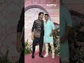 A Student Of The Year Reunion - Sidharth Malhotra And Varun Dhawan At A Diwali Bash  - 00:15 min - News - Video