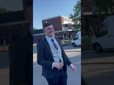 Teenager shows up to prom in tank