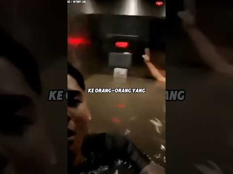 Mereka Terjebak di Lift yang Mulai Terisi Air