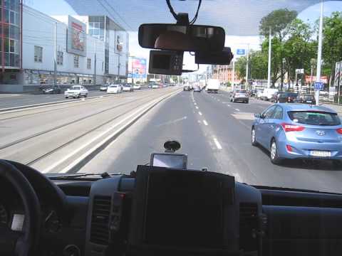Унгарски возач на возило за брза помош – суперхерој