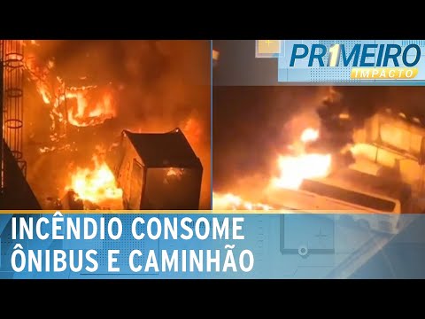 Fogo destrói ônibus e caminhão-baú na zona oeste de SP | Primeiro Impacto (25/06/24)