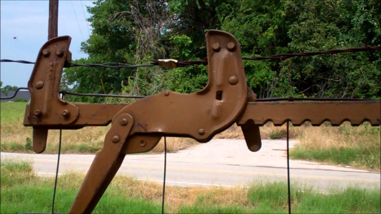 repairing-a-fence-using-a-stretcher-splicer-youtube