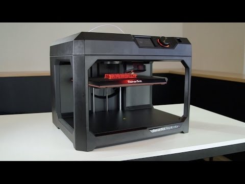 video MakerBot Replicator Plus 3D Printer
