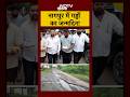 Nagpur में गड्ढों का जन्मदिन! एक साल से टूटी सड़कों पर जनता का अनोखा विरोध | Viral Video | #shorts