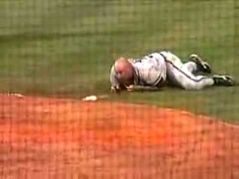 這位棒球教練抗議方式太猛啦~~