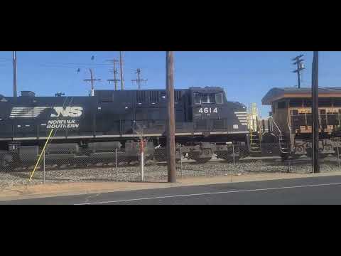 Union Pacific 2735 leads a power move with NS 4614 in Roseville, CA