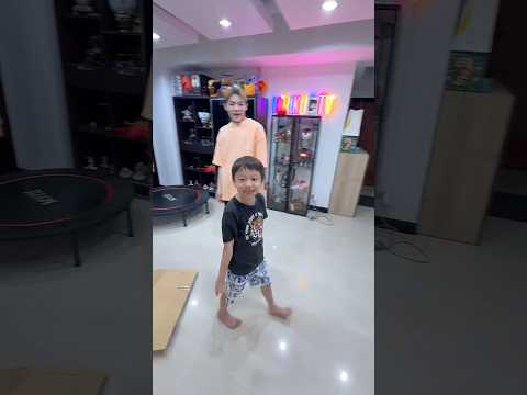 全てのピンポンを早くを穴から落とせたら勝ち…😱#Shorts