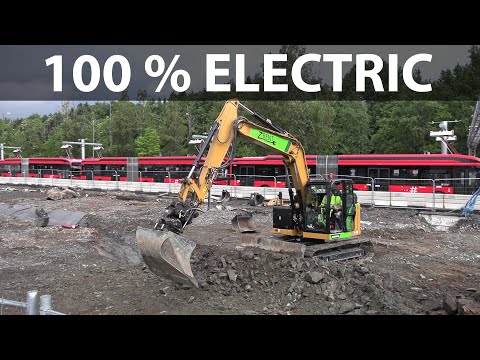 Electric excavators in action at Alnabru bus depot