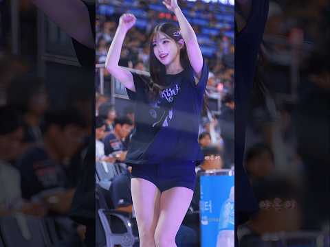 웃는 얼굴이 귀여운 오리🐥🌷✨️계유진 kyeyujin 桂裕真 원본 4k 직캠 fancam <strong>kt</strong> <strong>위즈</strong> 공연 퍼포먼스 무대 아웃송