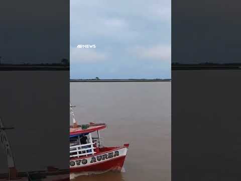 Piloto dorme e barco colide com barranco no interior do Amazonas