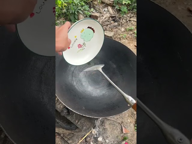 What is he doing|Chinese Mountain Forest Life And Food #MoTiktok #Fyp