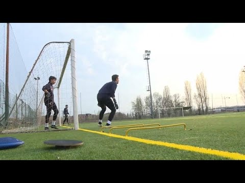 Egy kis olasz focicsapattal edz egy 14 éves ukrán menekült