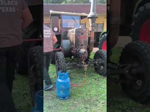 Lanz Bulldog StartUp 🚜💥 #lanzbulldog #oldtractor #mechanic #engine#dieselpower