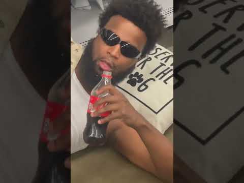 When you’re tired of walking n the store with your GF😅🤣😂…..#funny #jokes #goodtimes #classicman