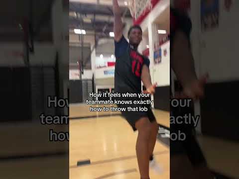 LOVE WHEN THEY THROW OOPS#dunk #basketball #nba #hoopers #relatable #content #youtubeshorts #sub