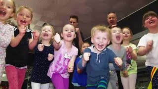 youtubeThumb