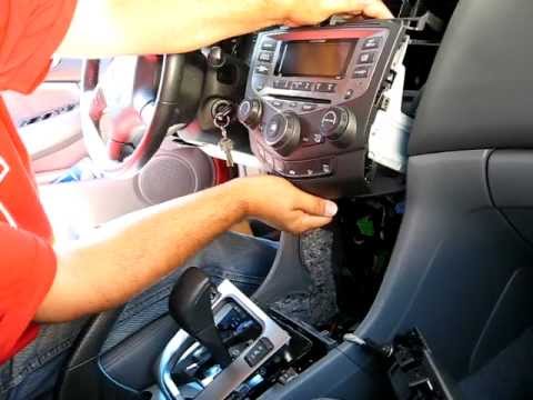 How to remove cd player from 2007 honda accord #4