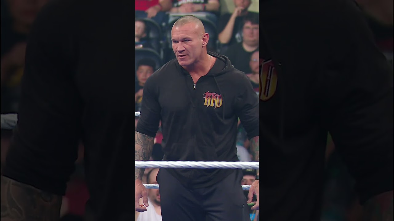The voices are starting to speak to Randy Orton again... 😳🐍