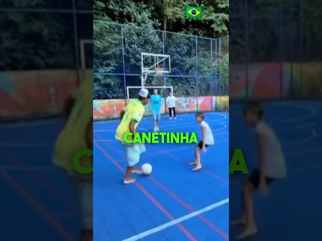Craque na favela jogando futebol Lamine Yamal#lamineyamal #futebolbrasileiro #fy #brasil #neymar