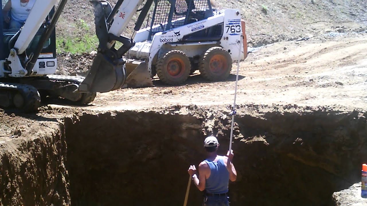 digging swimming pool