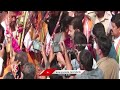 CM Revanth Reddy Offer Prayers To Goddess Sammakka Sarakka Jatara | Medaram Jatara | V6 News  - 04:03 min - News - Video