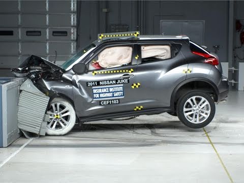 Видео краш-теста Nissan Juke с 2010 года
