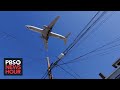 News Wrap: Major U.S. airlines warn 5G could ground planes, disrupt travel