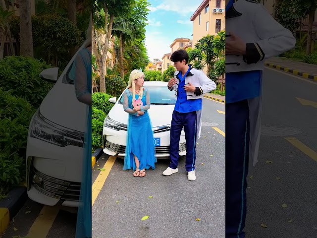 王子变狮子保护艾莎 #cosplay#shorts #艾莎