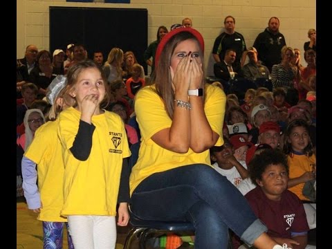 Kindergarten Class Pulls off Adorable Proposal With Priceless