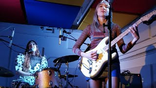 Tchotchke live at Night Club 101 - Poor Girl (Live)