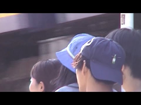 キイチビール&ザ・ホーリーティッツ「透明電車が走る」(Official Music Video)