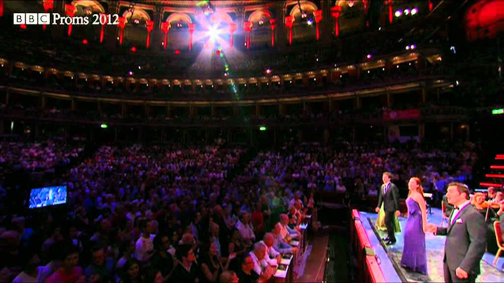 John Wilson conducts his orchestra in Mame - BBC Proms 2012 - YouTube