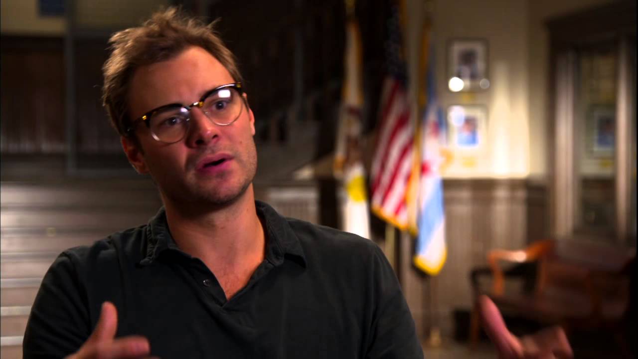 Chicago Pd Interview Patrick John Flueger Talks Solving Crimes Rules